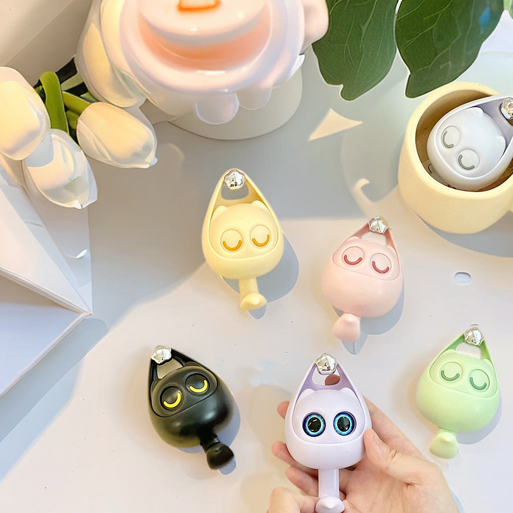 Adorable Owl Wall Hook with Moving Eyes – Punch-Free Adhesive Hanger for Home Organization & Fun Decor