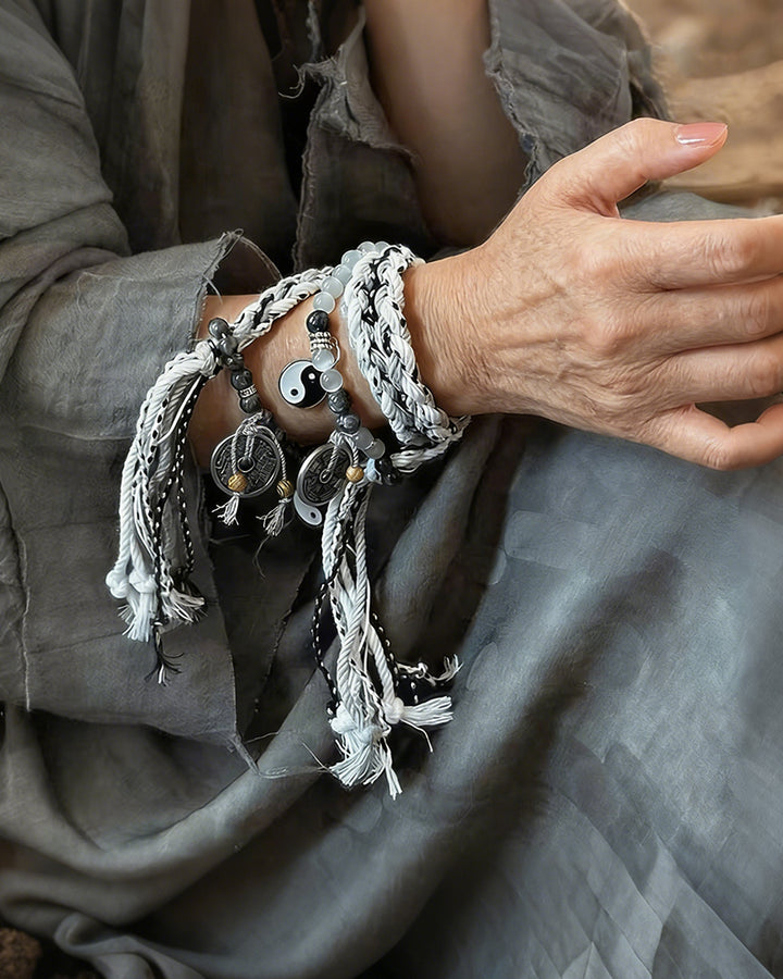 Twin Taiji Mountain Ghost Spend Money To Weave Hand Rope